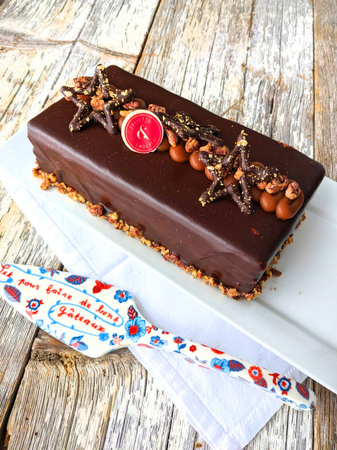 Chocolate and Caramel-Pecan Yule Log (for 8 to 10 guests)
