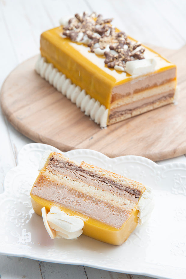 Praline Yule Log (8 to 10 guests)