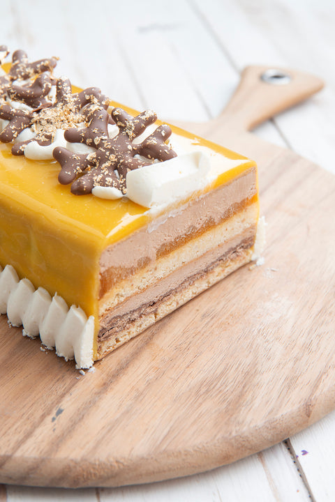 Praline Yule Log (8 to 10 guests)