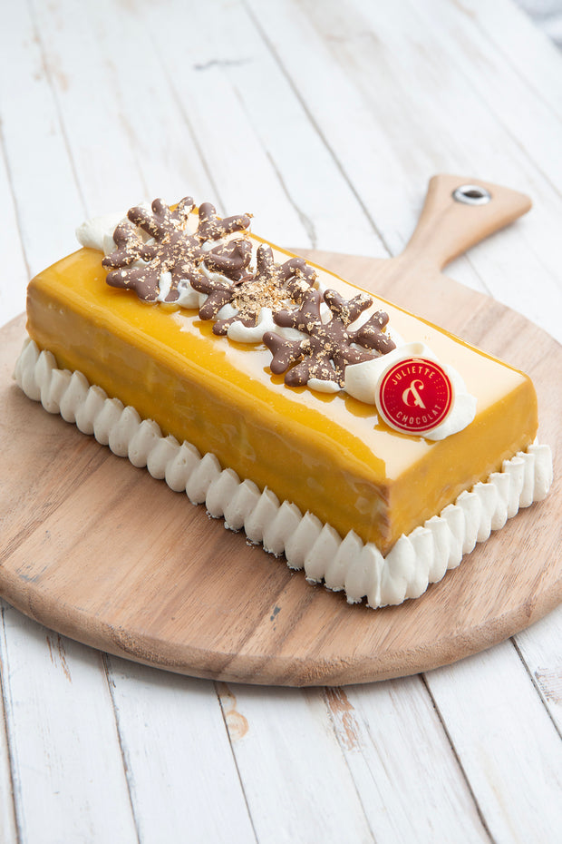 Praline Yule Log (8 to 10 guests)